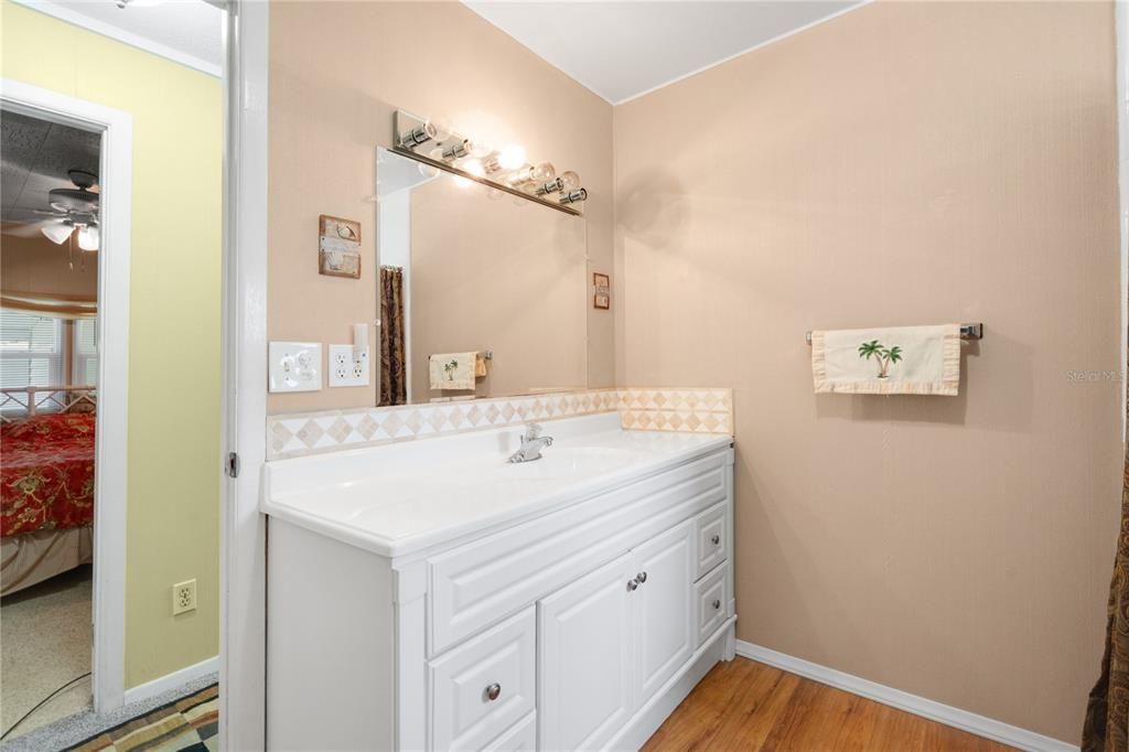 For Sale: $200,000 (2 beds, 2 baths, 1248 Square Feet)