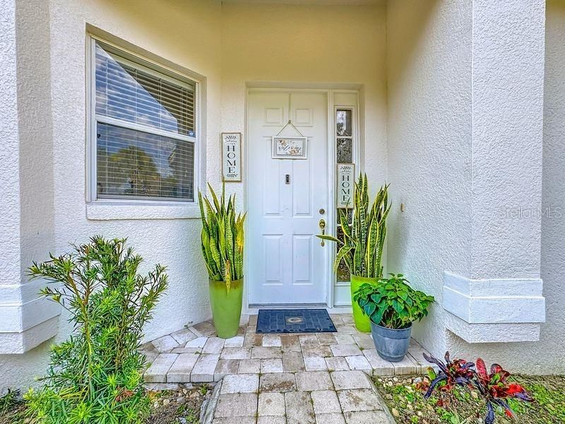 Active With Contract: $410,000 (3 beds, 2 baths, 1594 Square Feet)