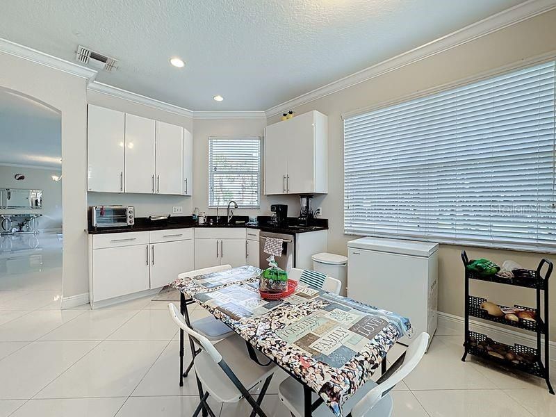 Active With Contract: $410,000 (3 beds, 2 baths, 1594 Square Feet)