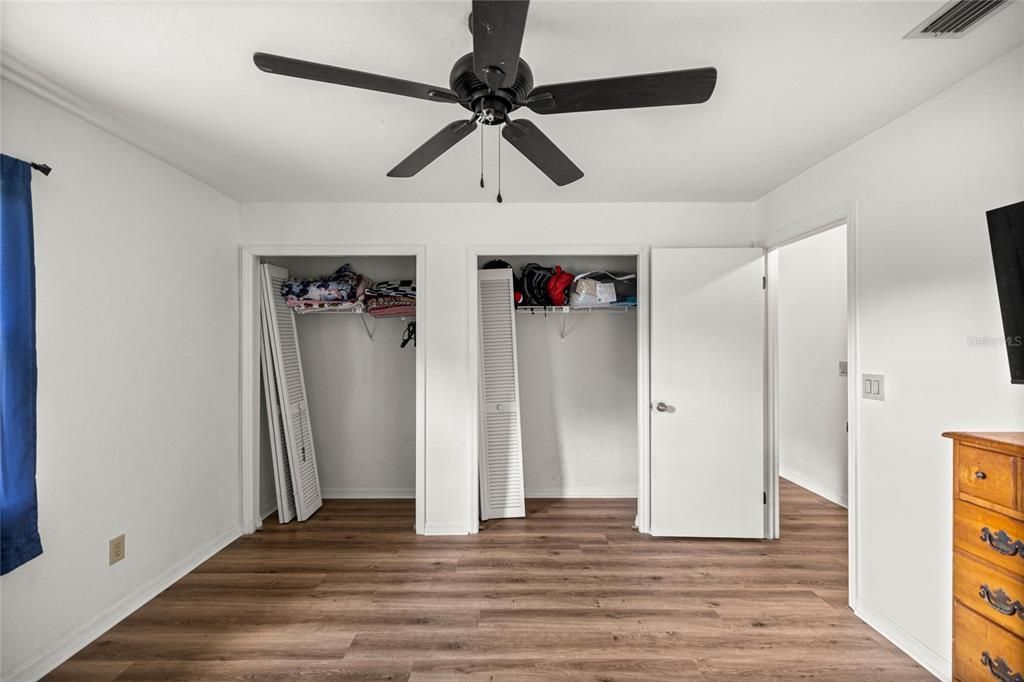 Active With Contract: $225,000 (3 beds, 2 baths, 1406 Square Feet)