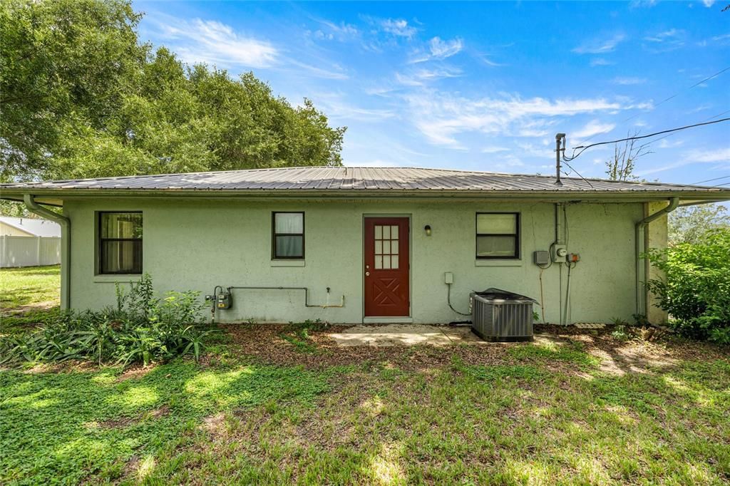 Active With Contract: $225,000 (3 beds, 2 baths, 1406 Square Feet)