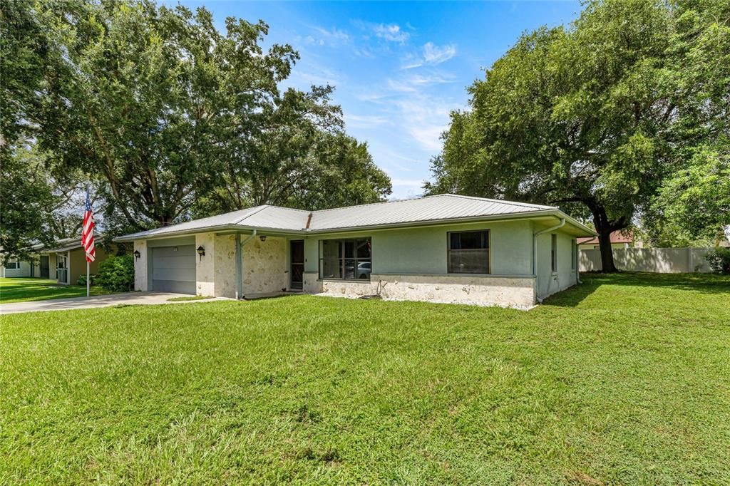 Active With Contract: $225,000 (3 beds, 2 baths, 1406 Square Feet)