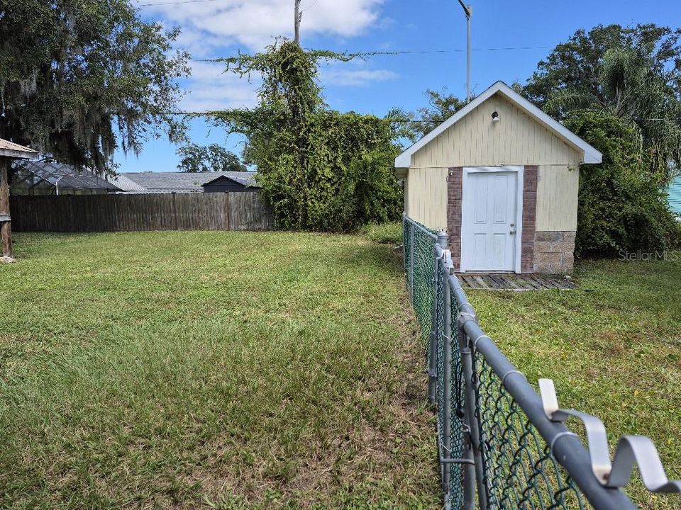 For Sale: $300,000 (3 beds, 2 baths, 1400 Square Feet)