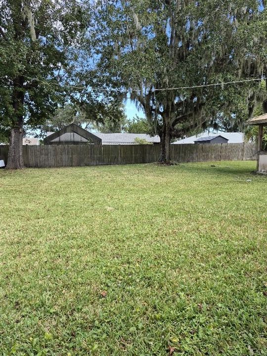 For Sale: $300,000 (3 beds, 2 baths, 1400 Square Feet)