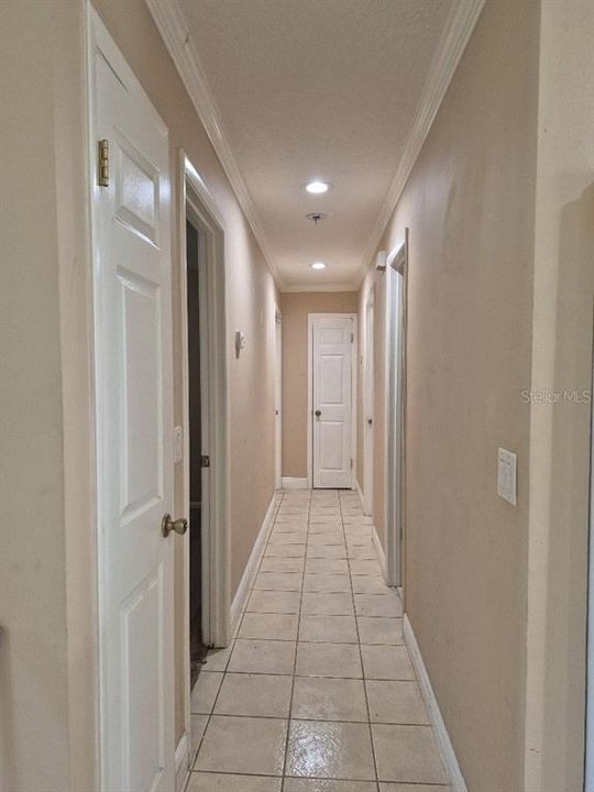 For Sale: $300,000 (3 beds, 2 baths, 1400 Square Feet)