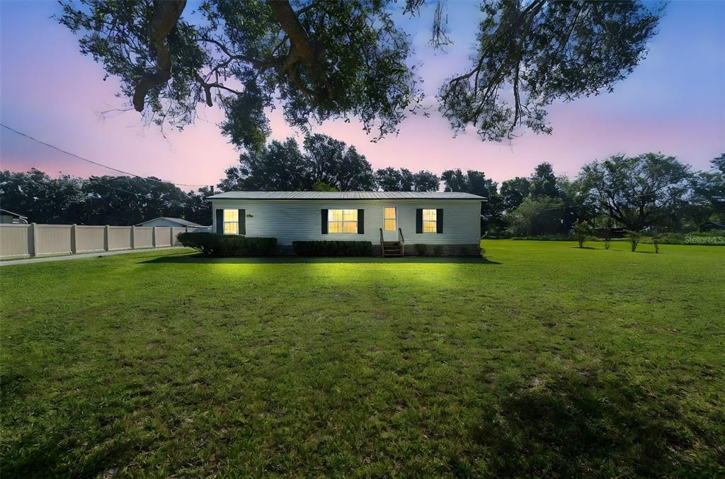 Недавно продано: $280,000 (3 спален, 2 ванн, 1104 Квадратных фут)