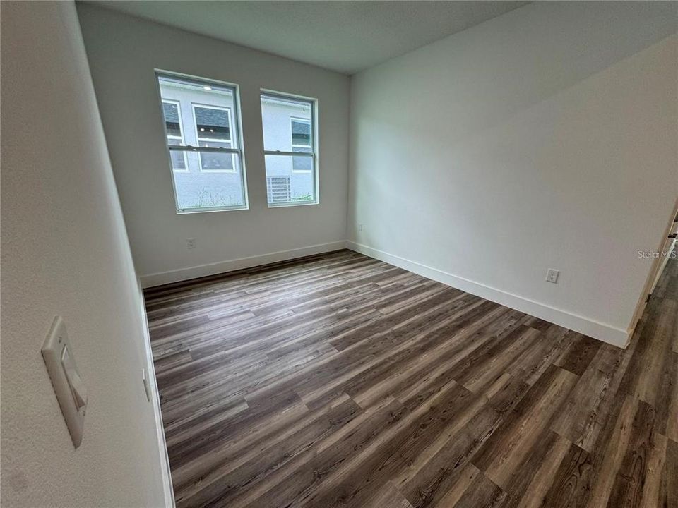 出租: $1,900 (4 贝兹, 3 浴室, 1797 平方英尺)