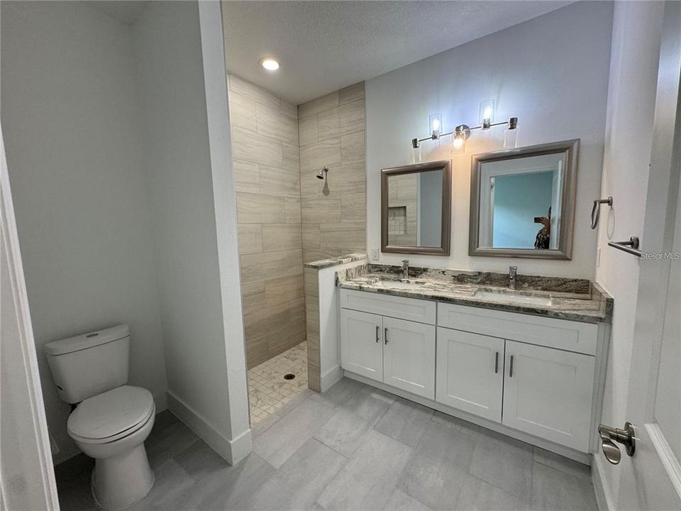 出租: $1,900 (4 贝兹, 3 浴室, 1797 平方英尺)