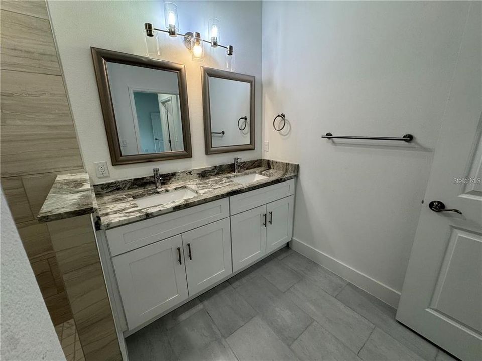 出租: $1,900 (4 贝兹, 3 浴室, 1797 平方英尺)