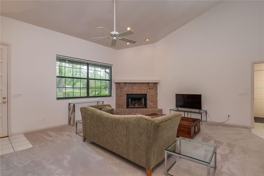 En Venta: $625,000 (2 camas, 2 baños, 2096 Pies cuadrados)