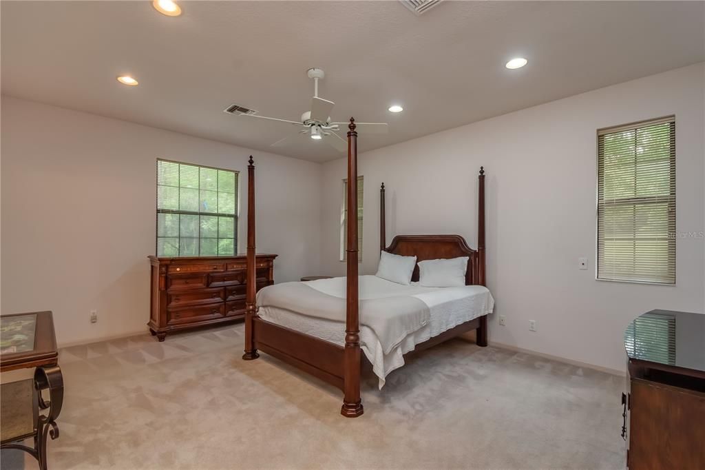 En Venta: $625,000 (2 camas, 2 baños, 2096 Pies cuadrados)