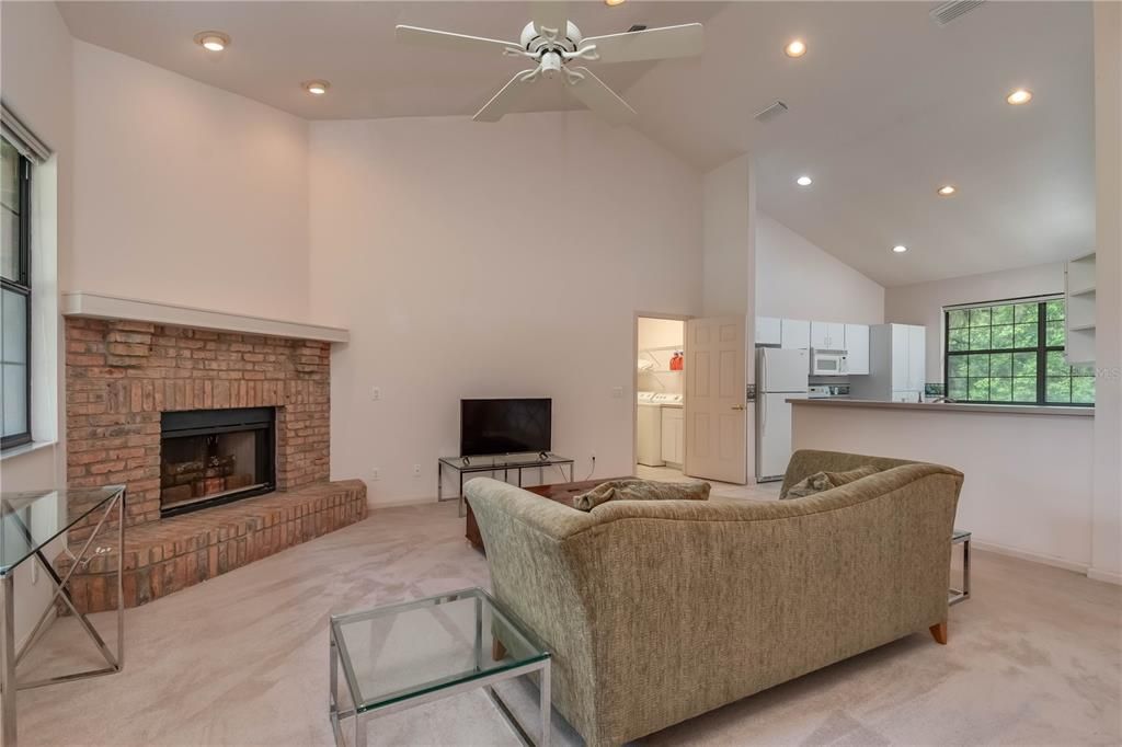 En Venta: $625,000 (2 camas, 2 baños, 2096 Pies cuadrados)