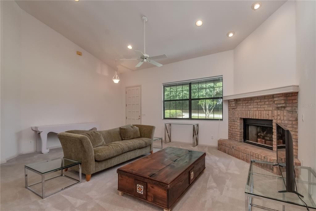 En Venta: $625,000 (2 camas, 2 baños, 2096 Pies cuadrados)