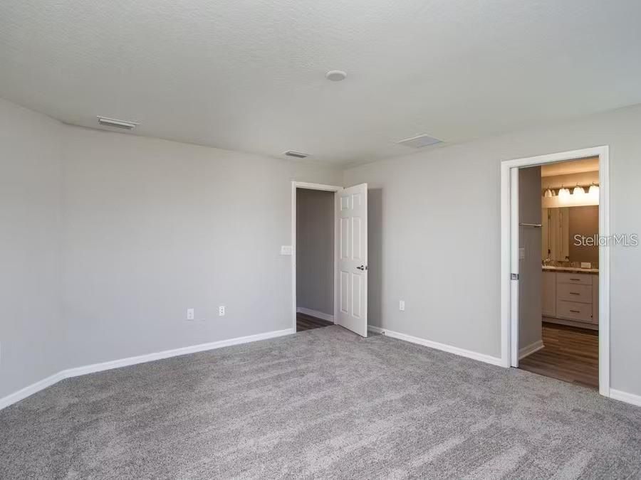 Active With Contract: $351,900 (3 beds, 2 baths, 1545 Square Feet)