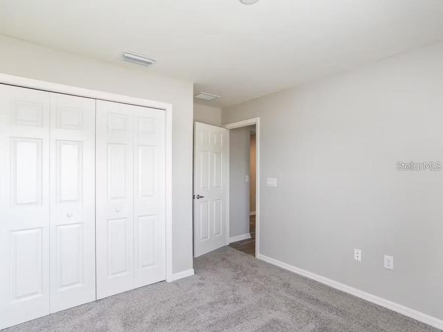 Active With Contract: $351,900 (3 beds, 2 baths, 1545 Square Feet)
