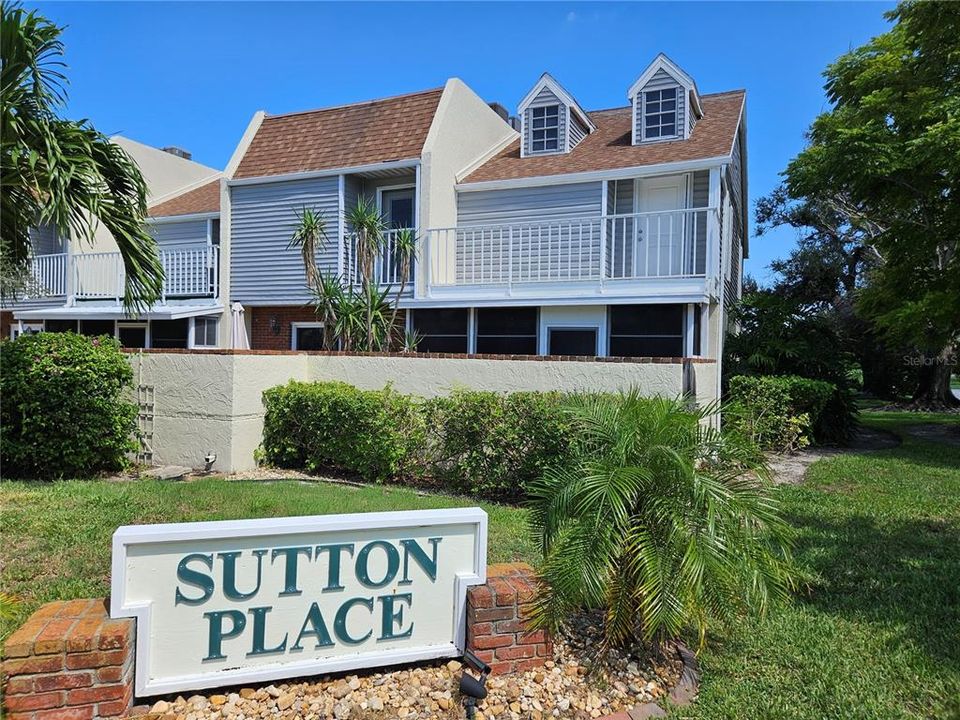 В аренду: $5,000 (2 спален, 1 ванн, 985 Квадратных фут)