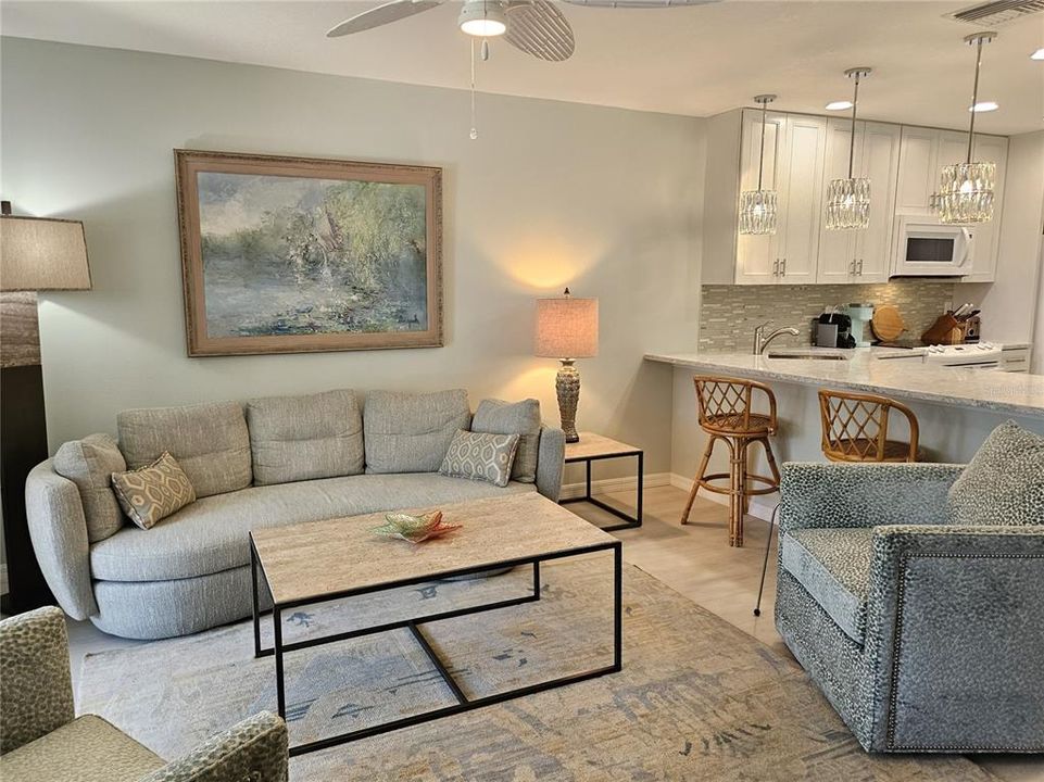 В аренду: $5,000 (2 спален, 1 ванн, 985 Квадратных фут)