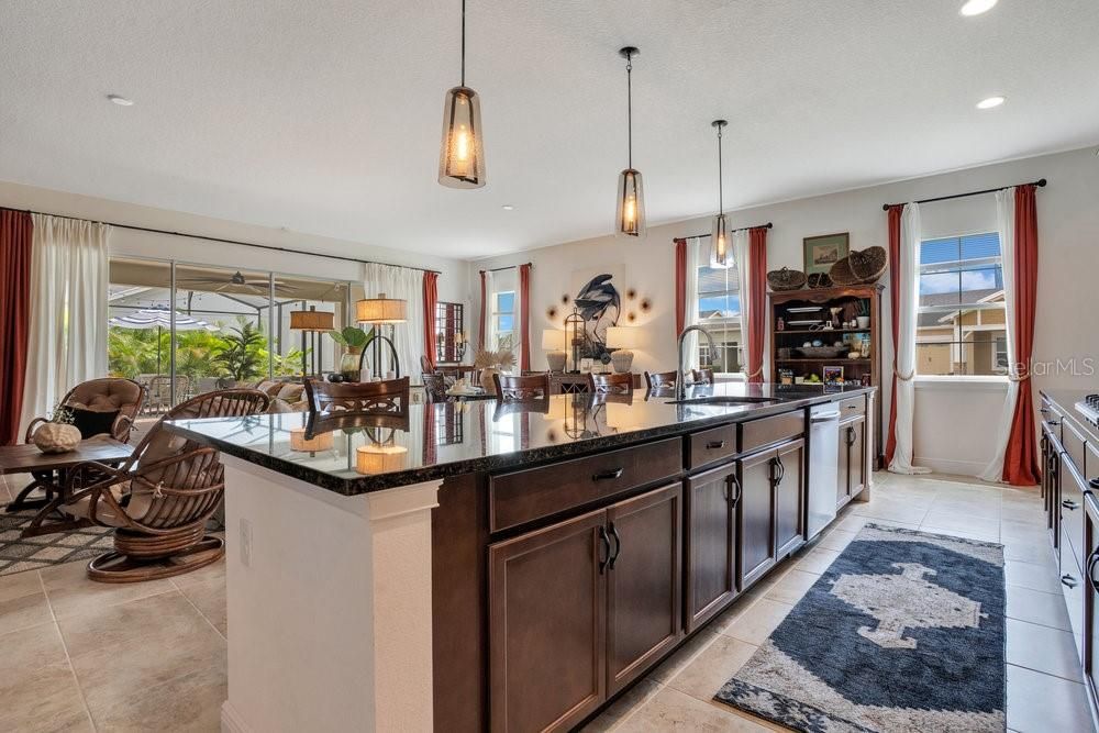 For Sale: $585,000 (3 beds, 3 baths, 2365 Square Feet)