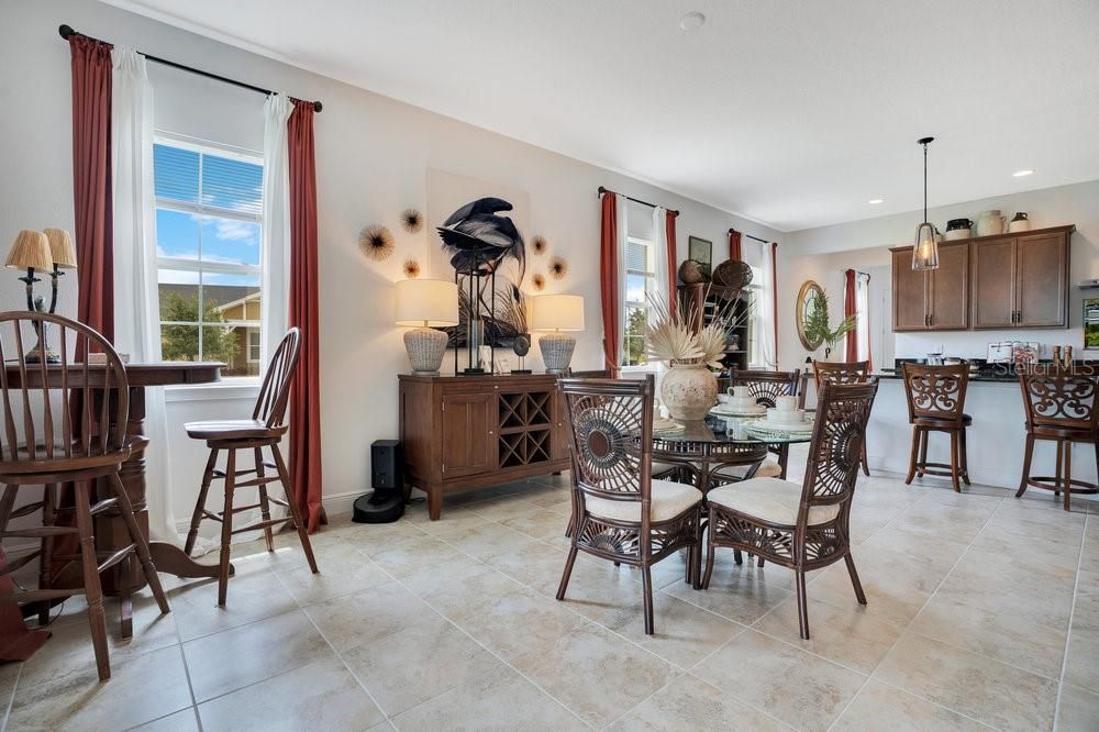 For Sale: $585,000 (3 beds, 3 baths, 2365 Square Feet)