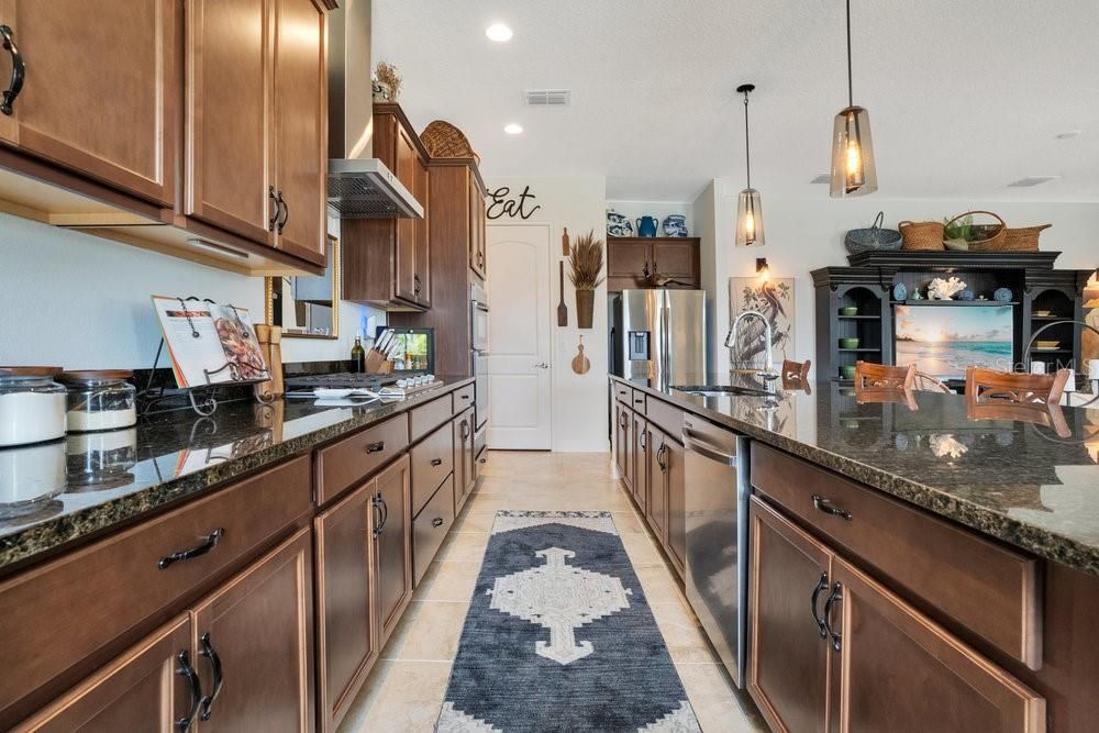 For Sale: $585,000 (3 beds, 3 baths, 2365 Square Feet)