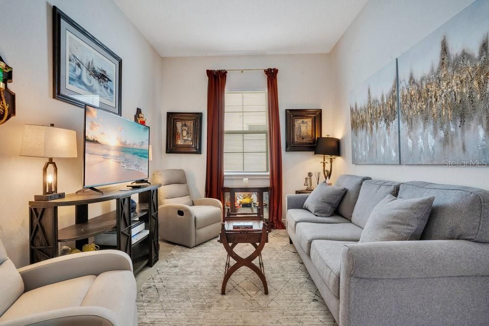 For Sale: $585,000 (3 beds, 3 baths, 2365 Square Feet)