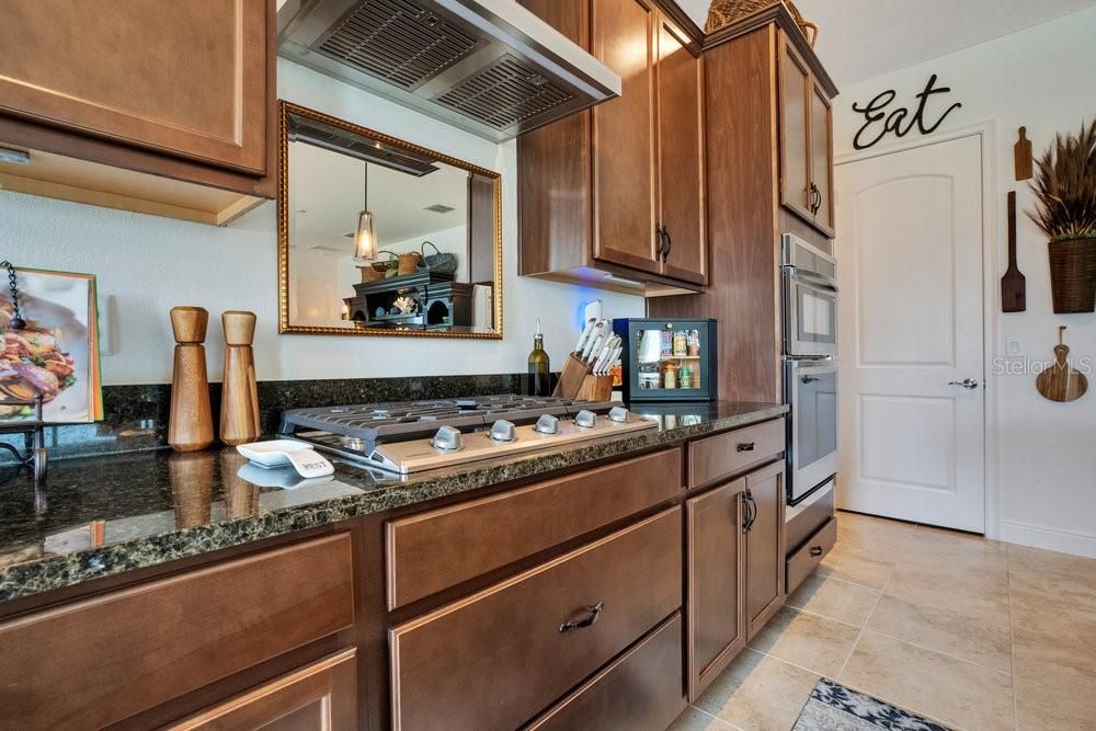 For Sale: $585,000 (3 beds, 3 baths, 2365 Square Feet)