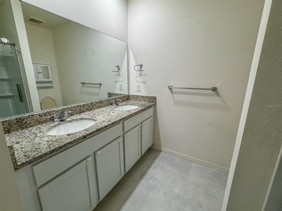 For Rent: $2,200 (3 beds, 2 baths, 1504 Square Feet)