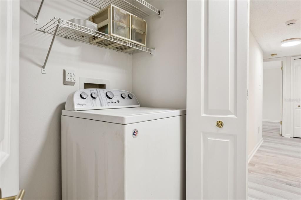 Под контрактом: $2,000 (3 спален, 2 ванн, 1230 Квадратных фут)