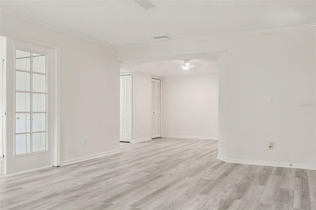 Под контрактом: $2,000 (3 спален, 2 ванн, 1230 Квадратных фут)