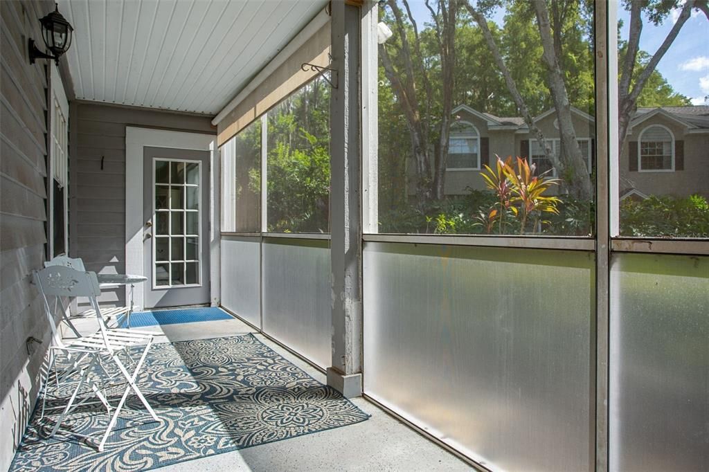 Под контрактом: $2,000 (3 спален, 2 ванн, 1230 Квадратных фут)