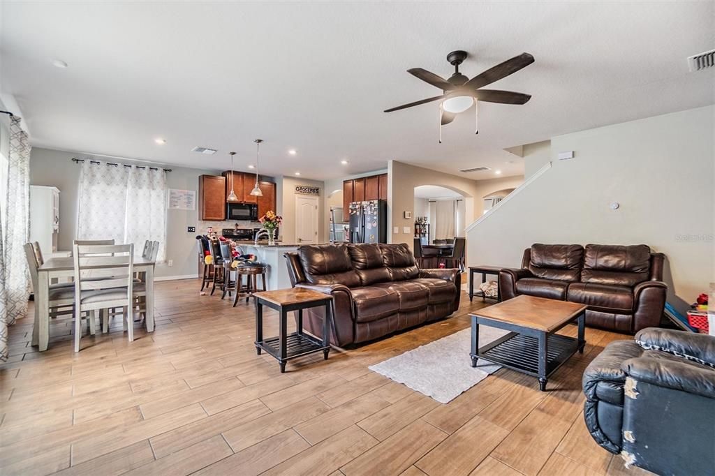 For Rent: $3,500 (4 beds, 2 baths, 2777 Square Feet)