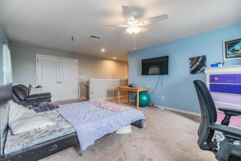 For Rent: $3,500 (4 beds, 2 baths, 2777 Square Feet)