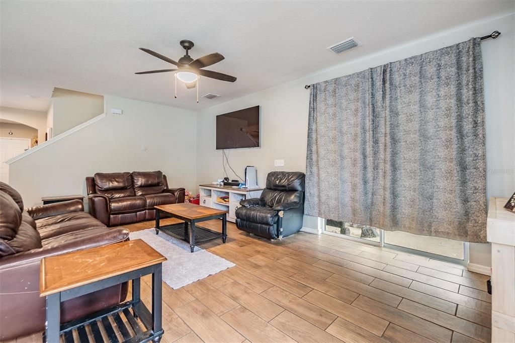 For Rent: $3,500 (4 beds, 2 baths, 2777 Square Feet)