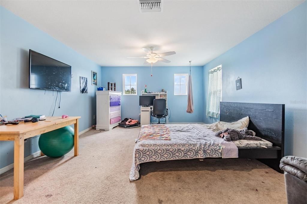 For Rent: $3,500 (4 beds, 2 baths, 2777 Square Feet)