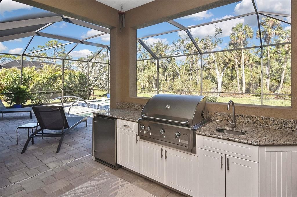 Active With Contract: $877,500 (3 beds, 3 baths, 2703 Square Feet)