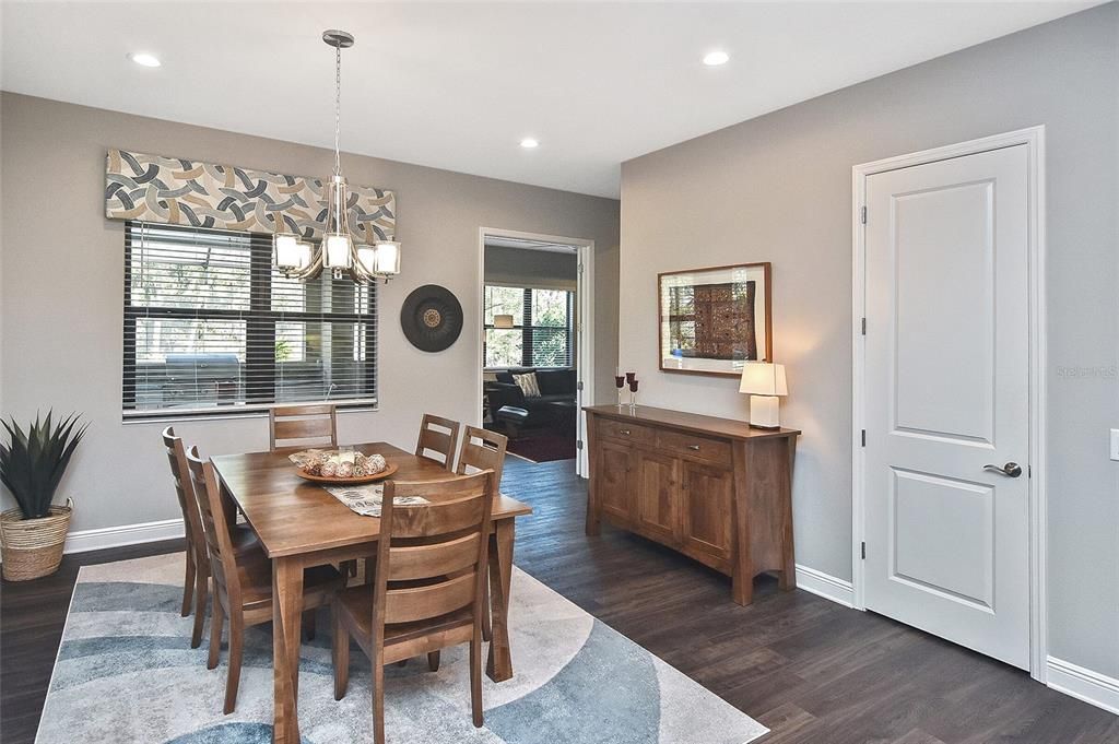 Active With Contract: $877,500 (3 beds, 3 baths, 2703 Square Feet)