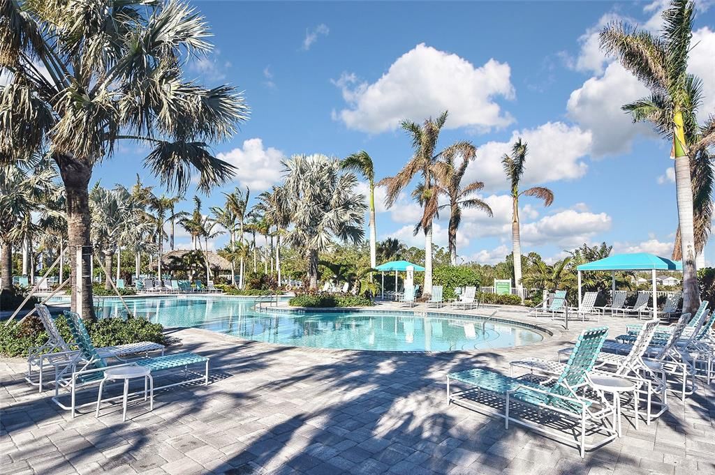 Active With Contract: $877,500 (3 beds, 3 baths, 2703 Square Feet)