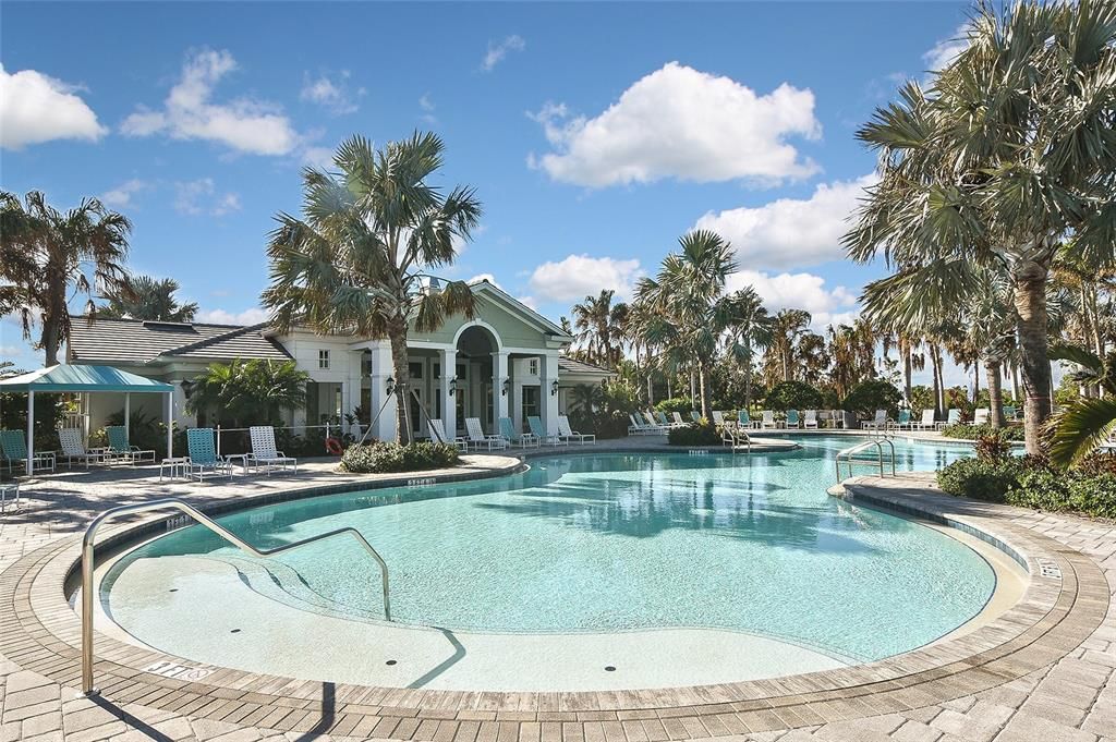 Active With Contract: $877,500 (3 beds, 3 baths, 2703 Square Feet)