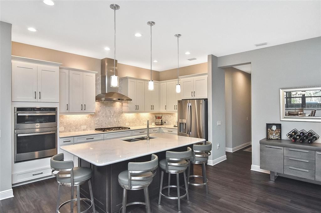 Active With Contract: $877,500 (3 beds, 3 baths, 2703 Square Feet)