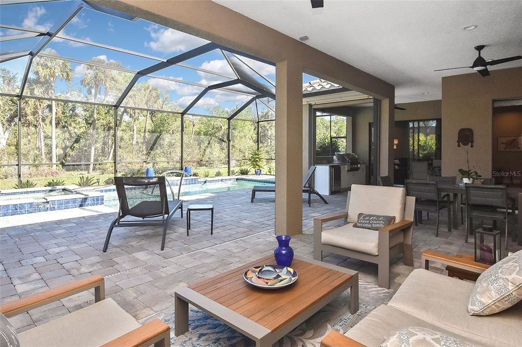 Active With Contract: $877,500 (3 beds, 3 baths, 2703 Square Feet)