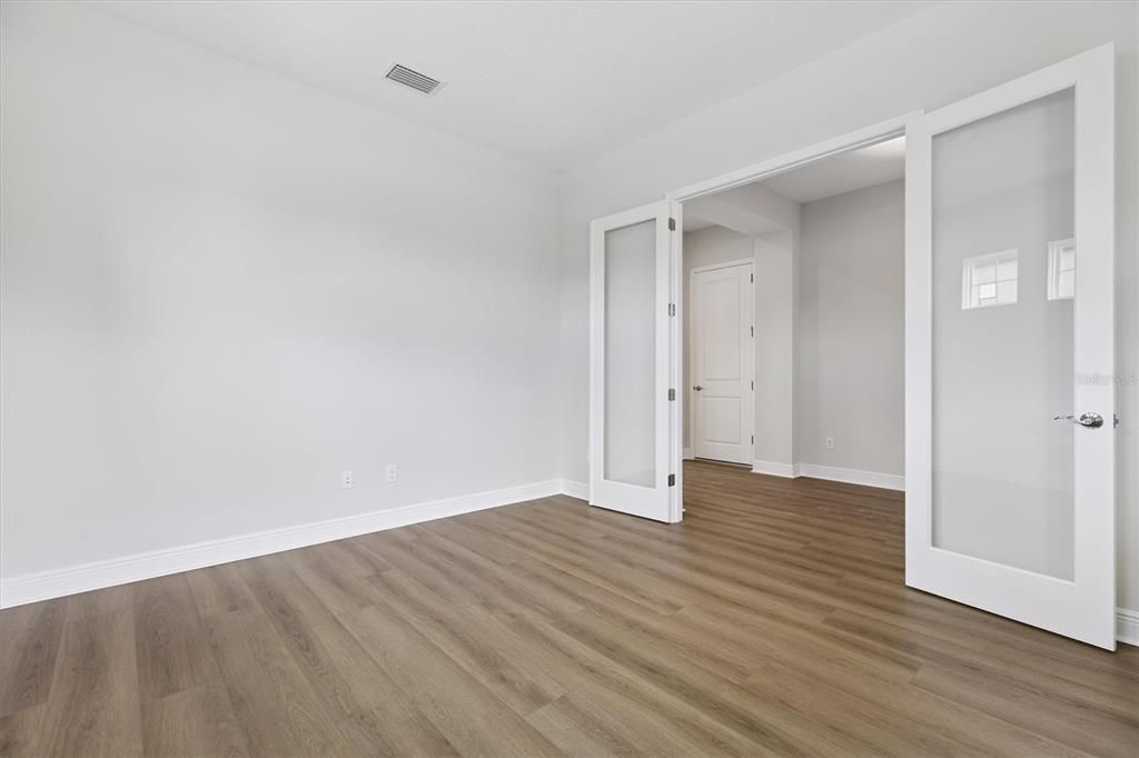 Active With Contract: $699,990 (5 beds, 4 baths, 3518 Square Feet)