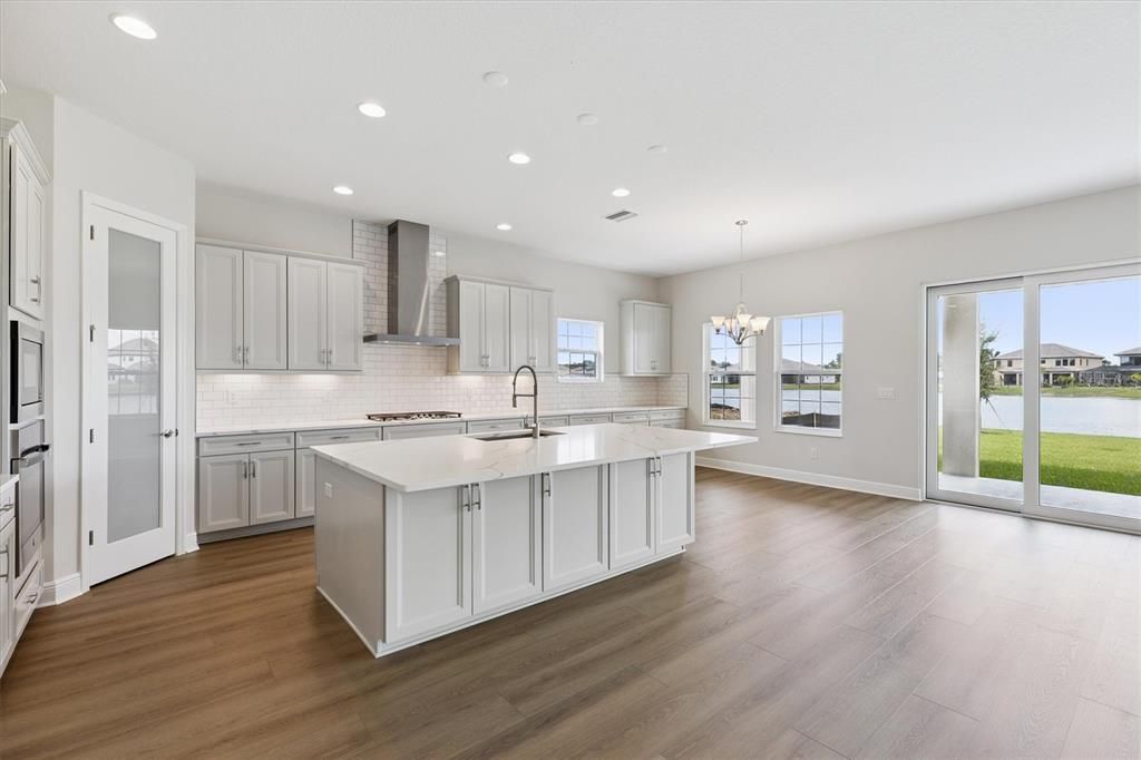 Active With Contract: $699,990 (5 beds, 4 baths, 3518 Square Feet)