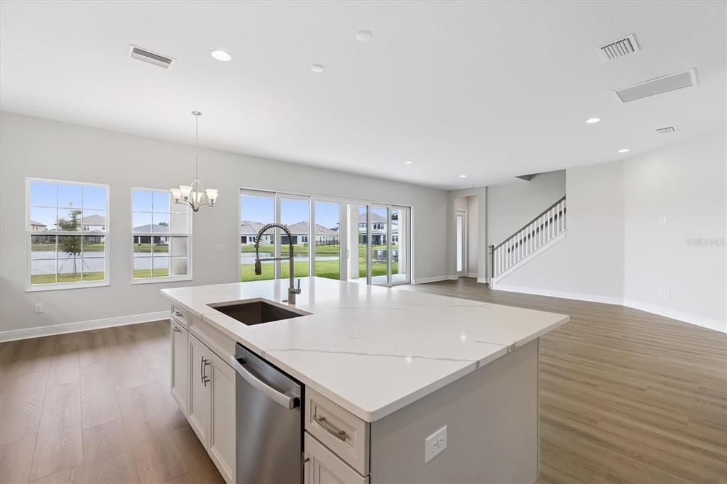 Active With Contract: $699,990 (5 beds, 4 baths, 3518 Square Feet)