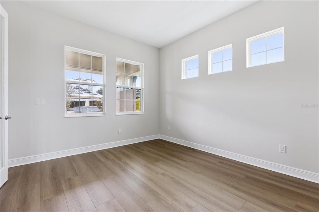 Active With Contract: $699,990 (5 beds, 4 baths, 3518 Square Feet)