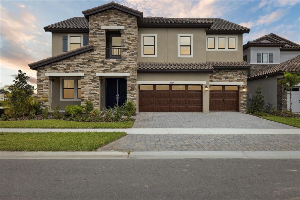 Active With Contract: $699,990 (5 beds, 4 baths, 3518 Square Feet)