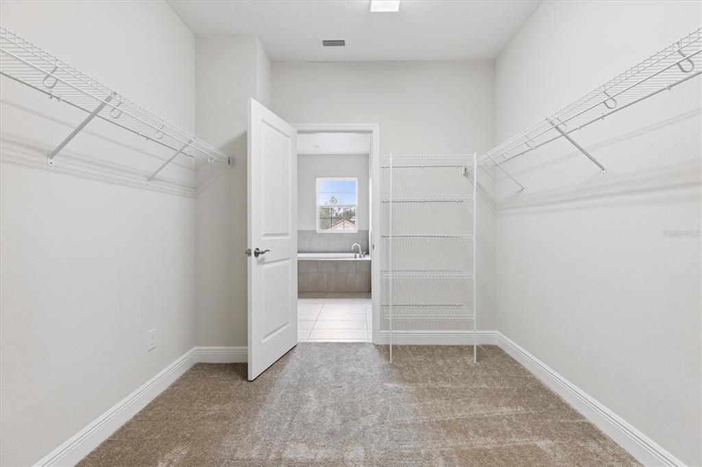 Active With Contract: $699,990 (5 beds, 4 baths, 3518 Square Feet)