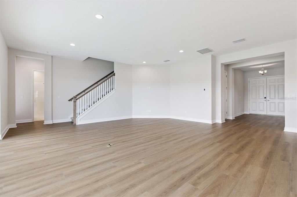 Active With Contract: $699,990 (5 beds, 4 baths, 3518 Square Feet)