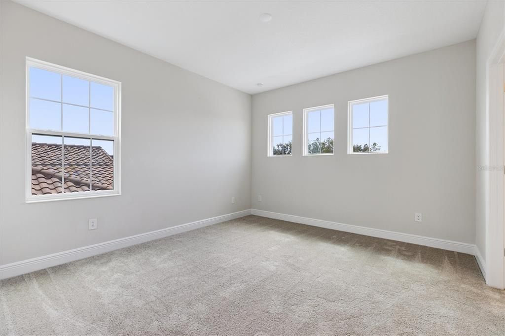 Active With Contract: $699,990 (5 beds, 4 baths, 3518 Square Feet)