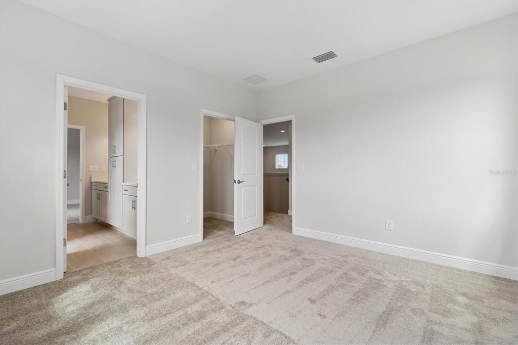 Active With Contract: $699,990 (5 beds, 4 baths, 3518 Square Feet)