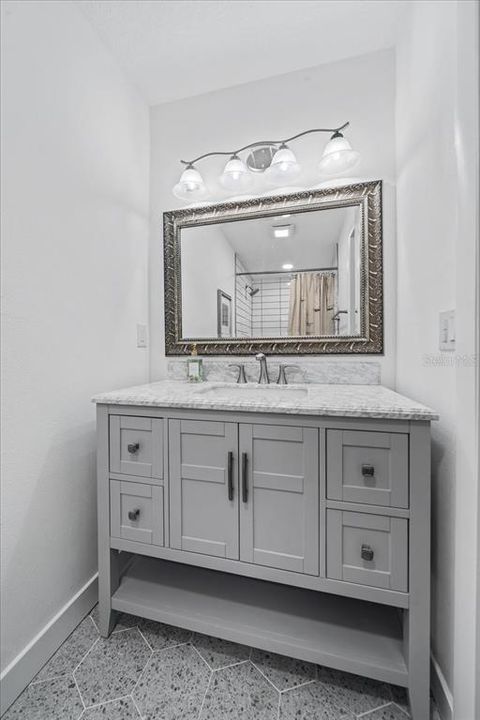 En Venta: $319,000 (4 camas, 2 baños, 1700 Pies cuadrados)